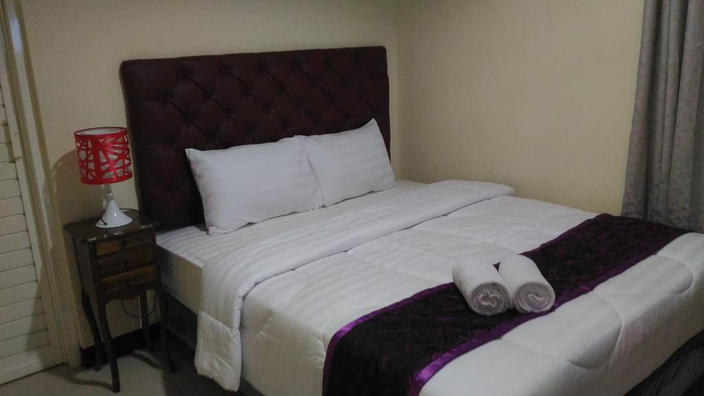 Diponegoro House Hotel Salatiga Exterior foto